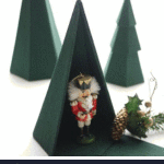 蘇ったカルトナージュのクリスマスツリー（2008）とくるみ割り人形