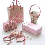 ピンク×白のストライプ-靴とバッグの刺繍入りミニトランク（2009年）